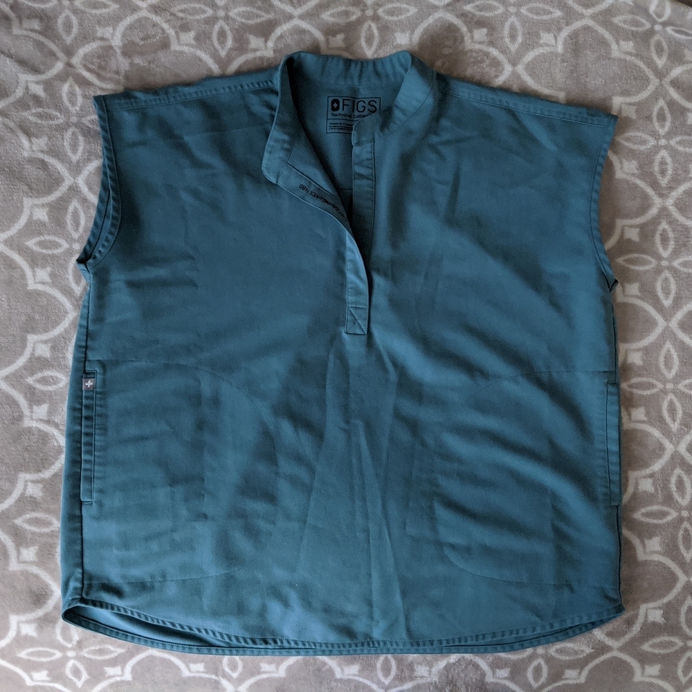 Wear Figs Hydrogreen Rafaela Scrub Top - M